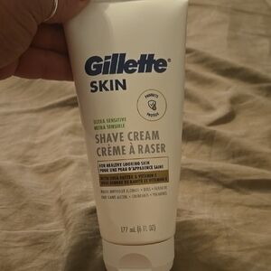 Skin Ultra Sensitive Shave Cream - White